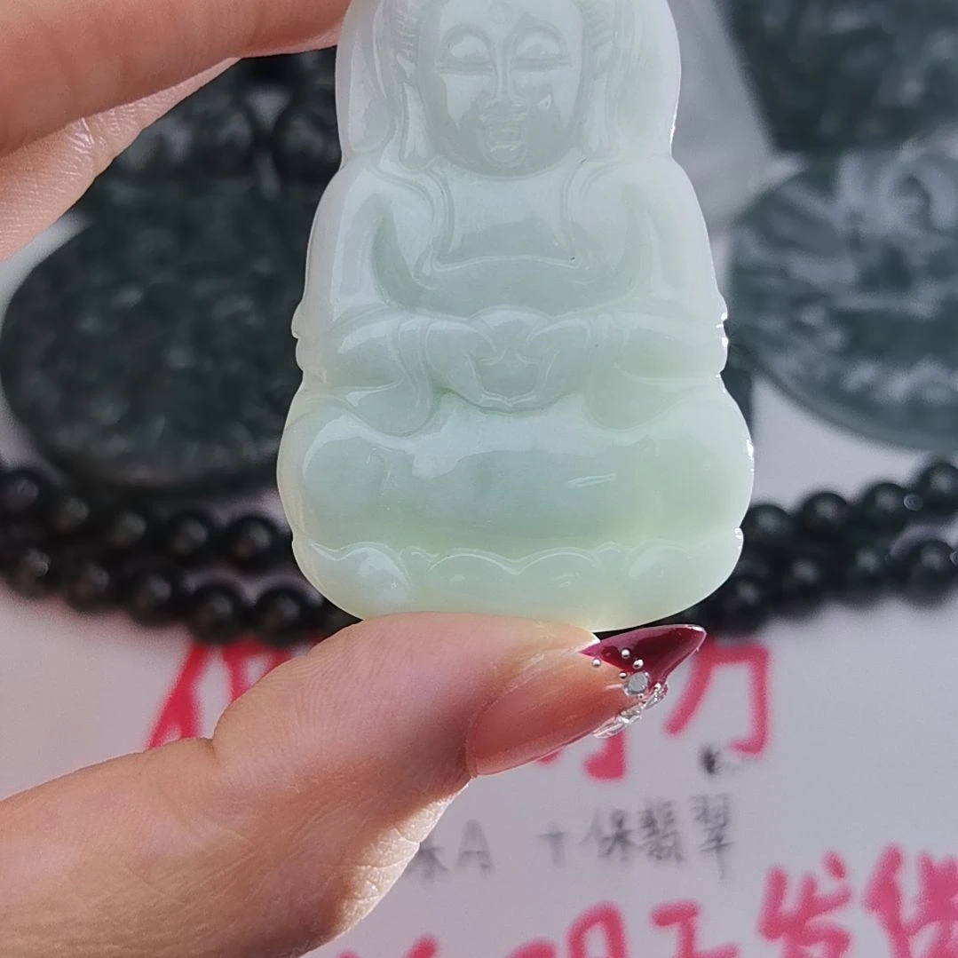 翡翠颈饰未镶嵌天然的A货翡翠多样性发货