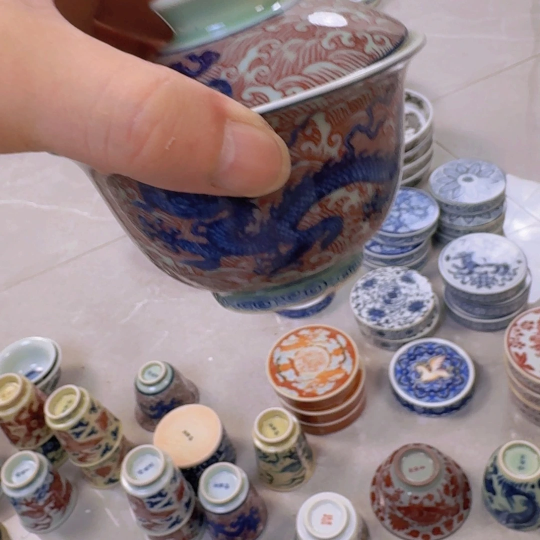 瓷片釉里红海水龙二才元宝盖碗