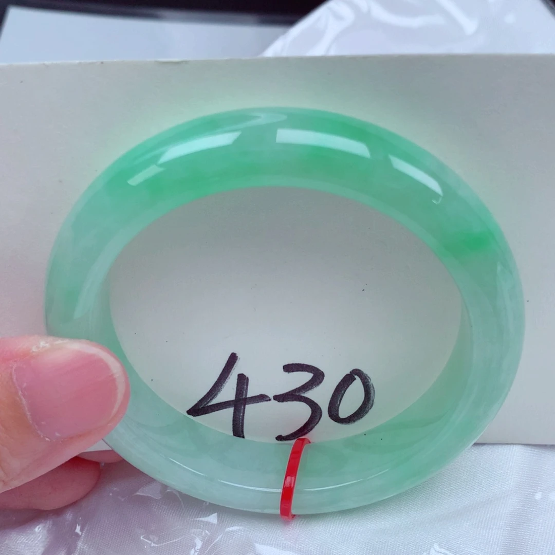 翡翠手镯未镶嵌翡翠