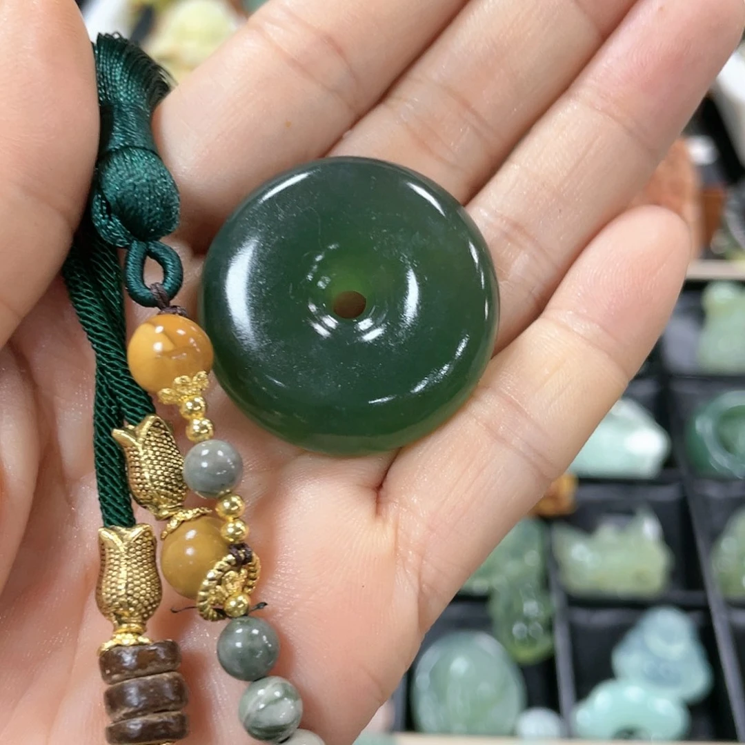 蛇纹石玉颈饰合金余**以