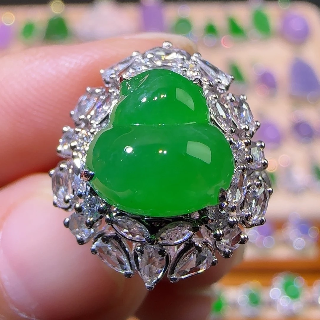 翡翠18K金镶嵌戒指