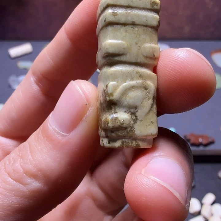 鹤***山和田玉（糖玉）未镶嵌挂件