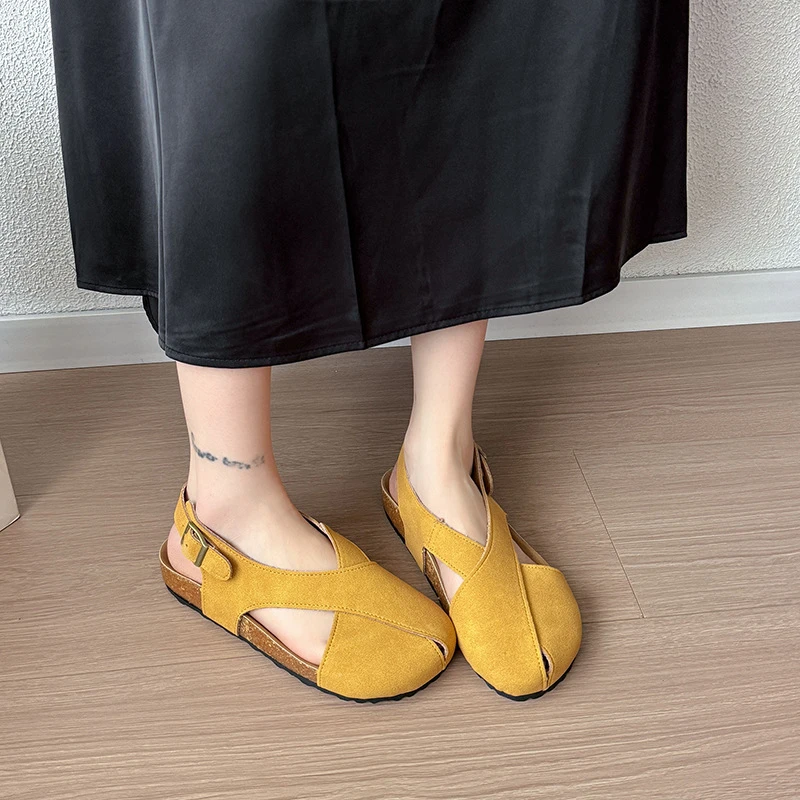 2025夏季新款复古显白交叉带勃肯鞋女一字带扣圆头磨砂皮平底凉鞋