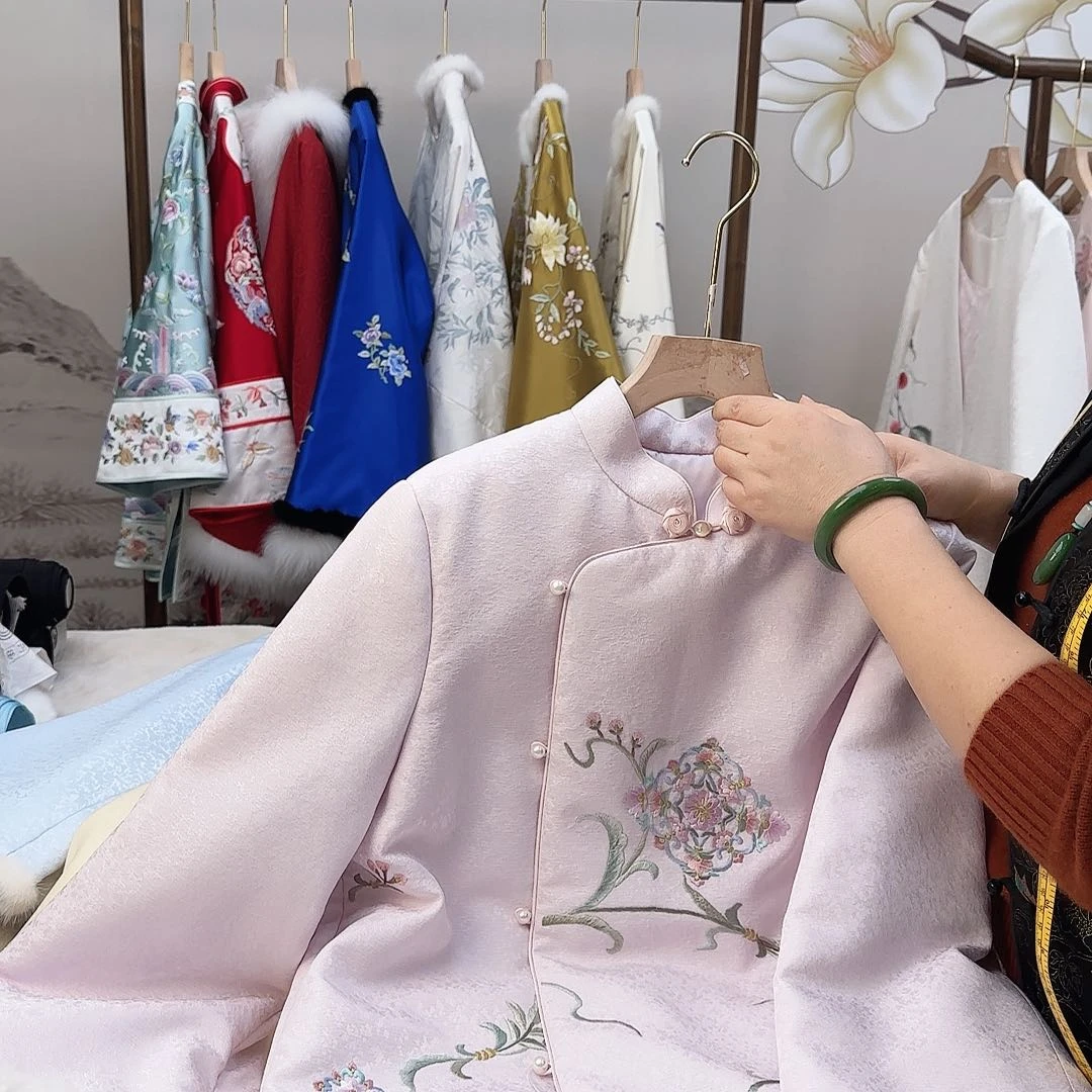 刺绣1号 正绢宝相花改良棉服