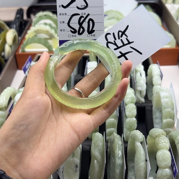 未镶嵌蛇纹石玉手镯
