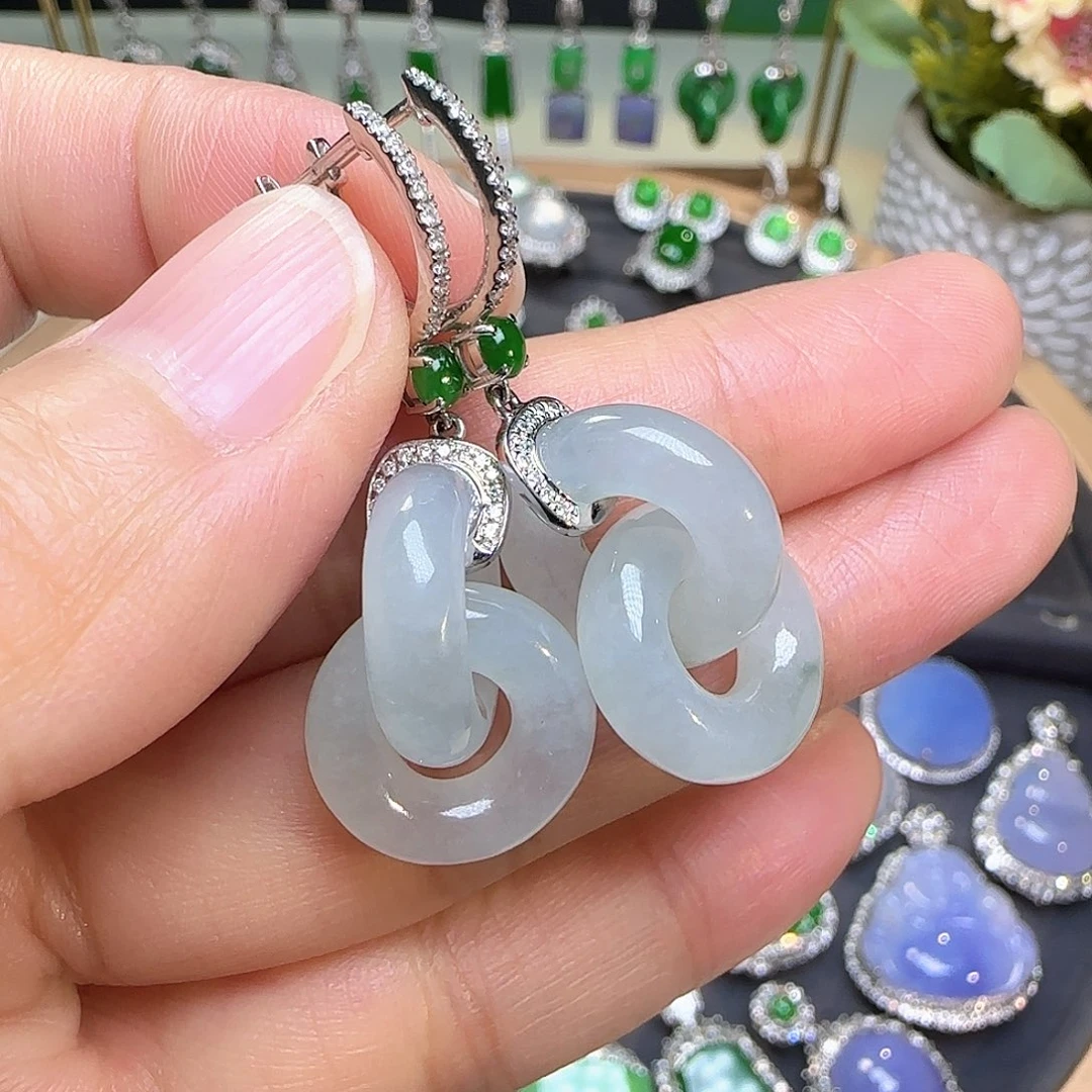 翡翠耳饰18K金镶嵌翡翠耳饰18K金镶嵌