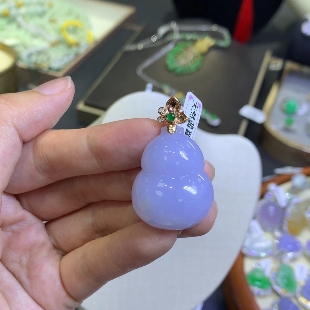 翡翠18K金镶嵌颈饰翡翠吊坠项链