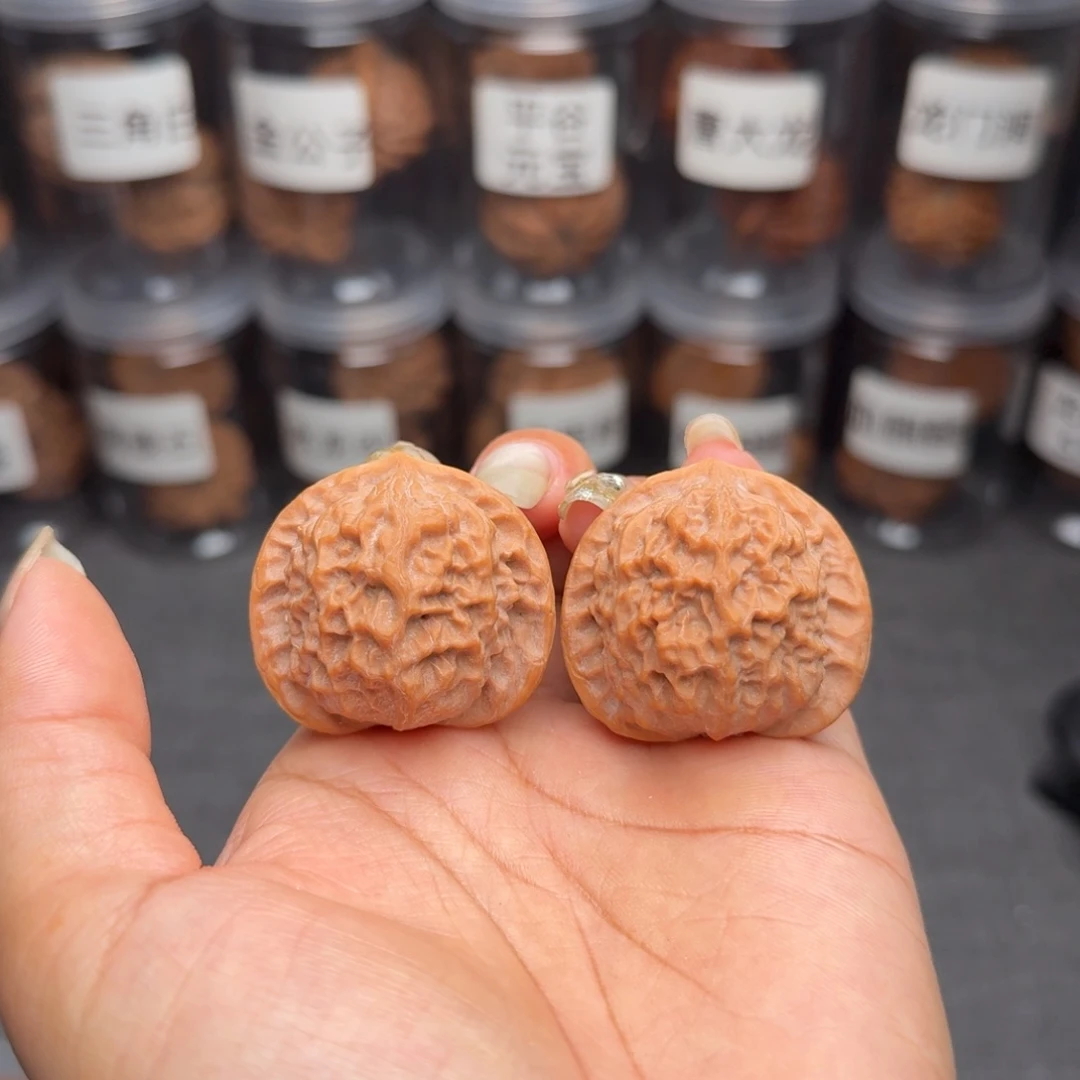 文玩核桃把件瓷娃娃