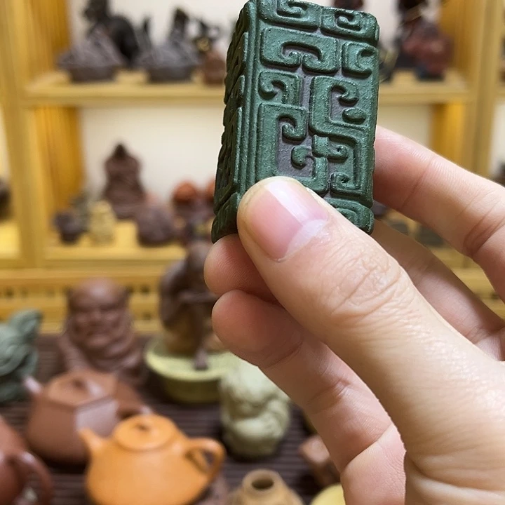 茶壶紫砂紫砂饕餮盖置茶宠摆件