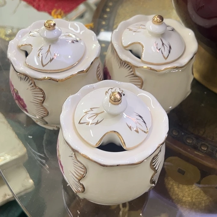 瓷片瑕。。。。。。。。。。。。。