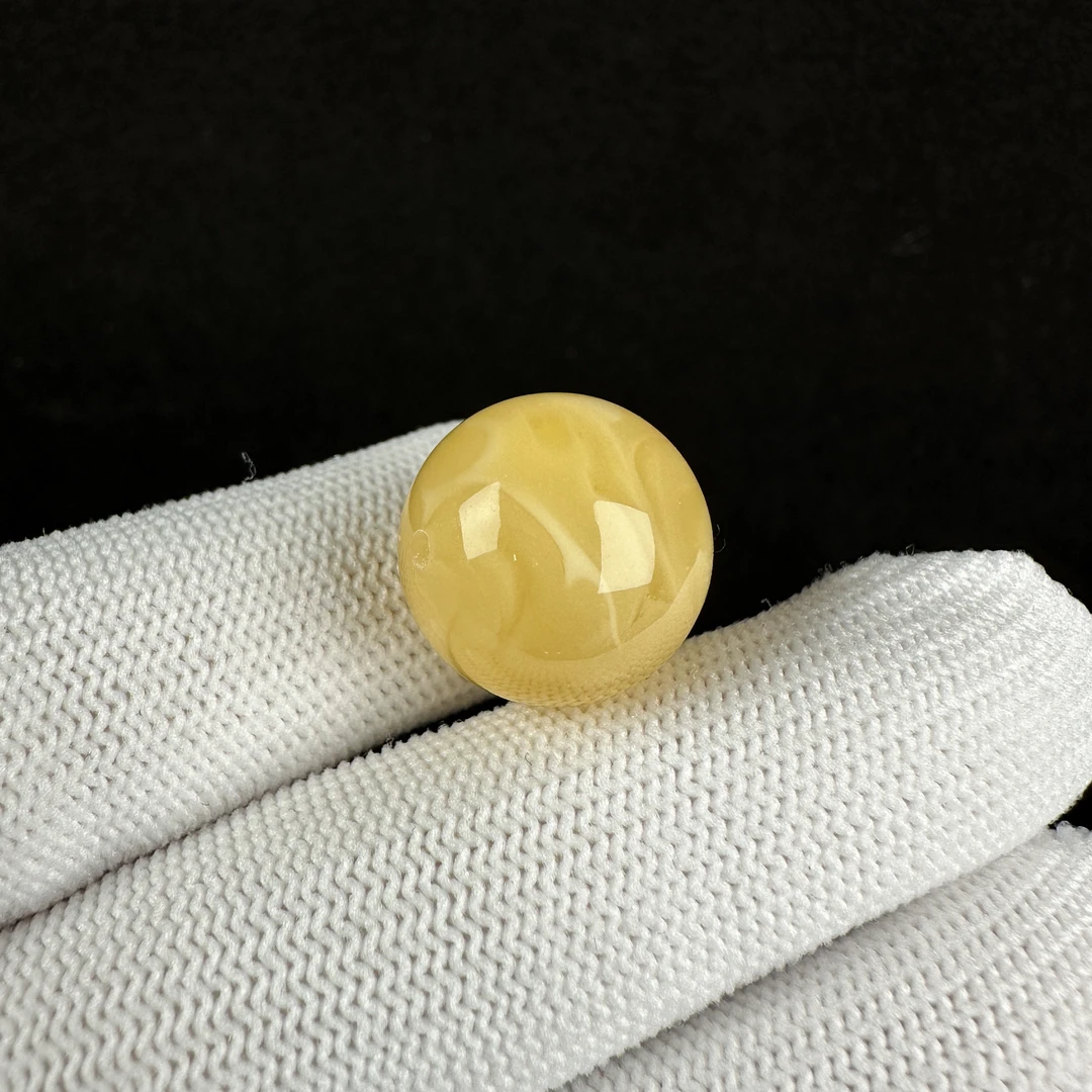 M4914天然原矿蜜蜡鸡油黄飘花 圆珠 16.1mm抖音基地质检发货