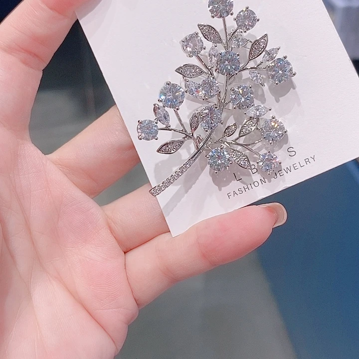 锆石铜合金树叶胸针