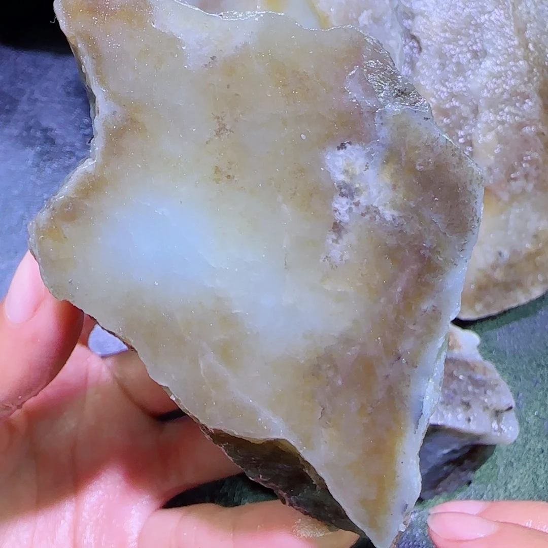 和田玉未镶嵌珠宝半成品