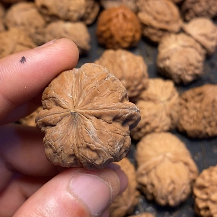 文玩核桃吊坠佐*行文玩核桃异形单只