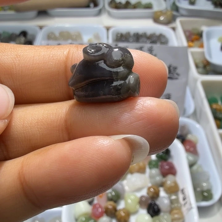 和田玉未镶嵌珠宝奇石