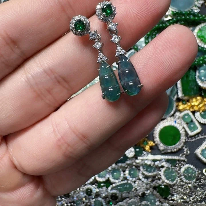 翡翠未镶嵌颈饰天然A货翡翠放漏