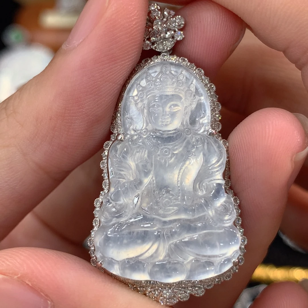 颈饰18K金镶嵌翡翠