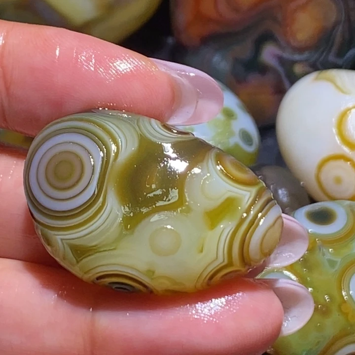 玛瑙/玉髓未镶嵌珠宝奇石82