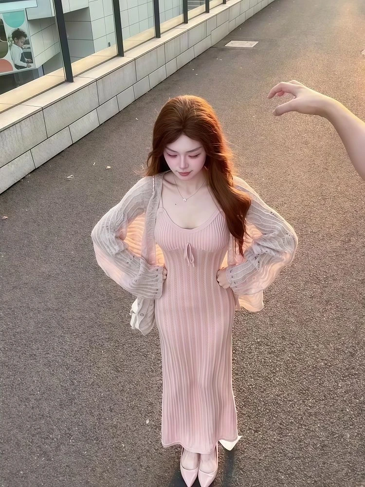 2025秋季新款纯欲风修身粉色吊带连衣裙显身材性感针织开衫两件套