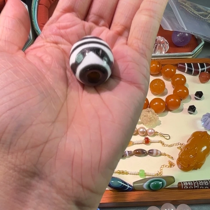 树脂制品设计款珠珠