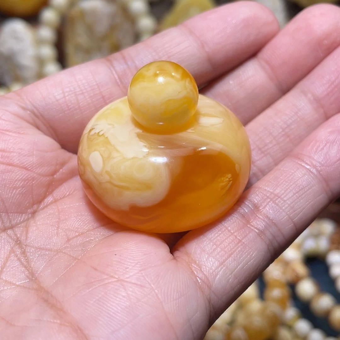 【闪购商品】裸石琥珀未镶嵌笑***?琥珀蜜蜡