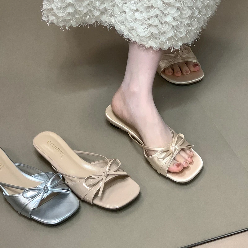 法式温柔蝴蝶结一字拖坡跟凉拖鞋女外穿露趾气质凉鞋