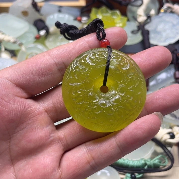 k***j蛇纹石玉未镶嵌颈饰