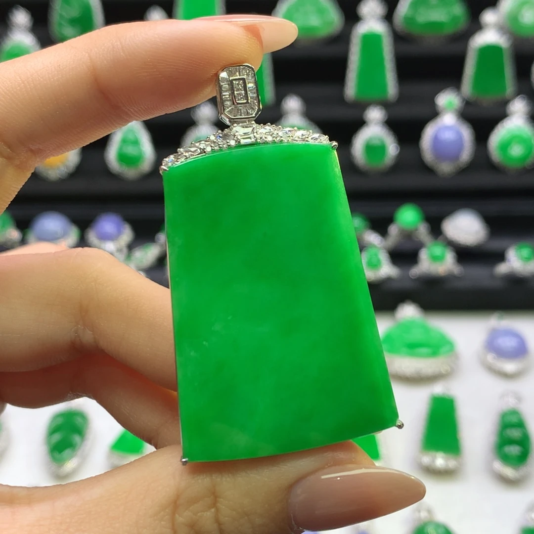 翡翠吊坠(不含链)18K金镶嵌顾**爸