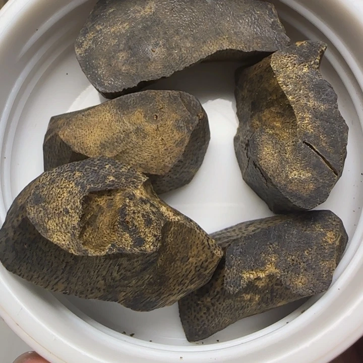 秋***子木手工艺绿奇原生树小吊坠24克