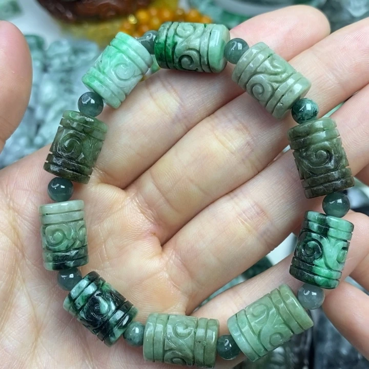 颈饰未镶嵌翡翠吊坠