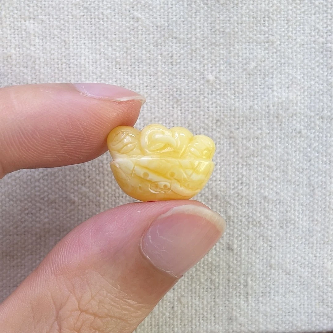 琥珀未镶嵌珠宝奇石小猪面包