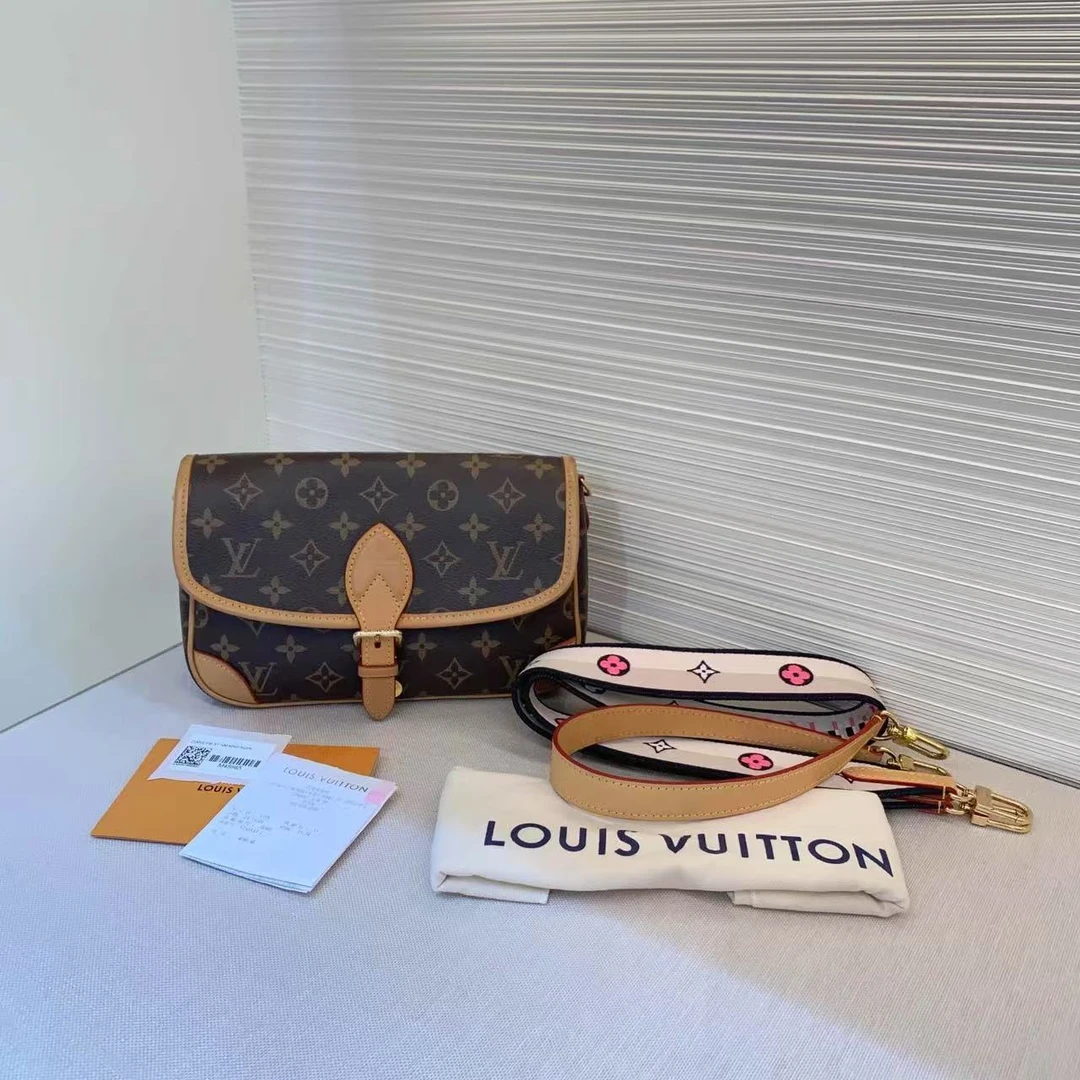 95新 LouisVuitton/路易威登 （静姐）芯片款法棍米黑肩带斜挎包