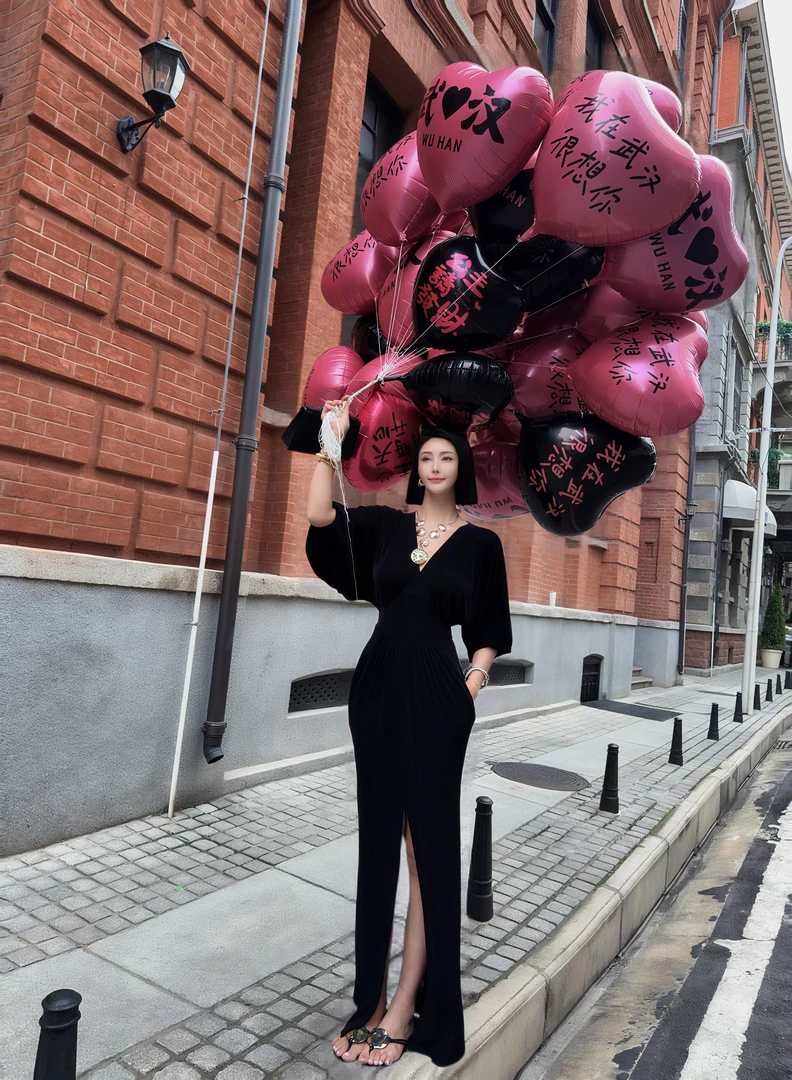 DOUWU【黑暗女王】黑肉两色V领蓬蓬袖腰褶褶开叉连衣裙LYQ13878