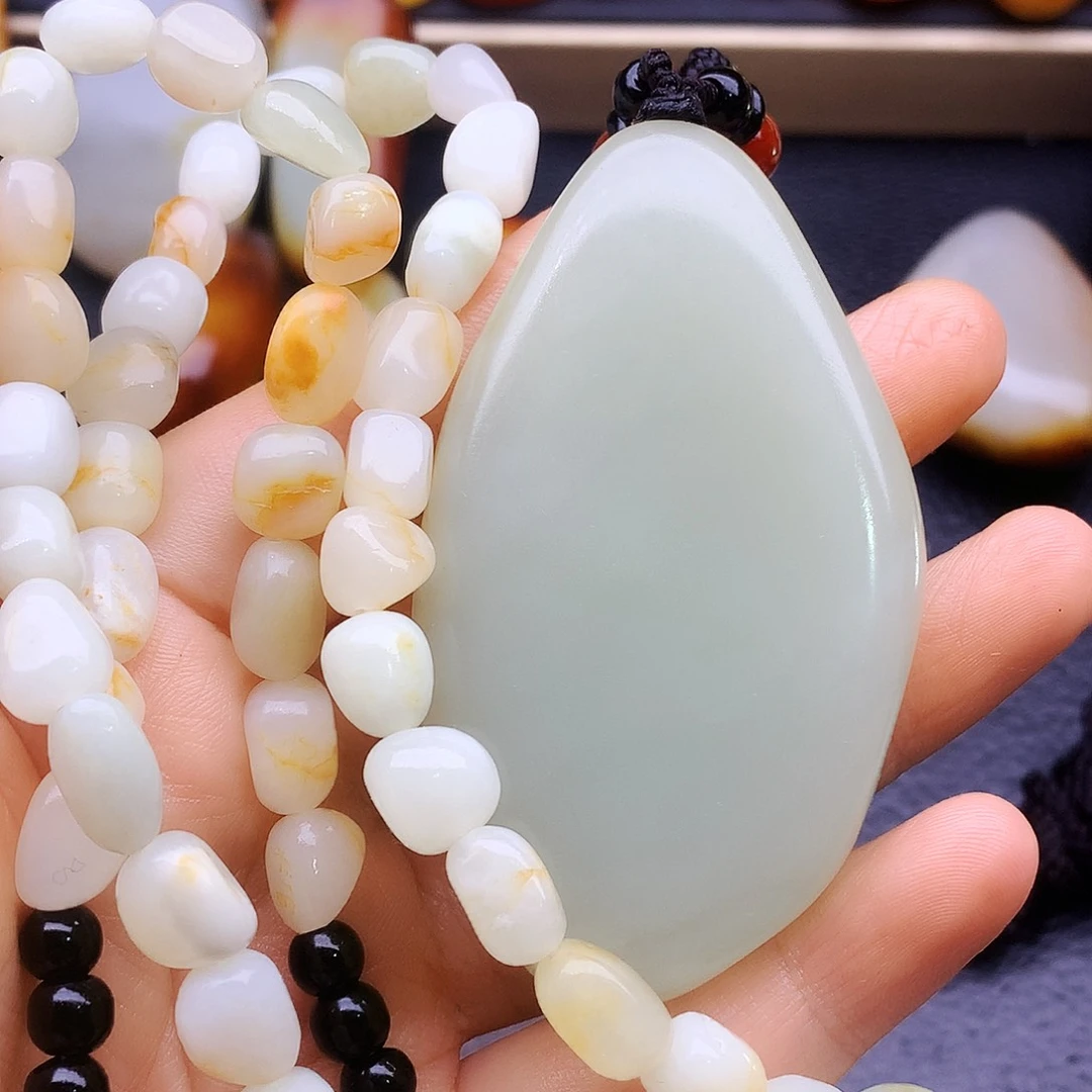 *****和田玉未镶嵌挂件