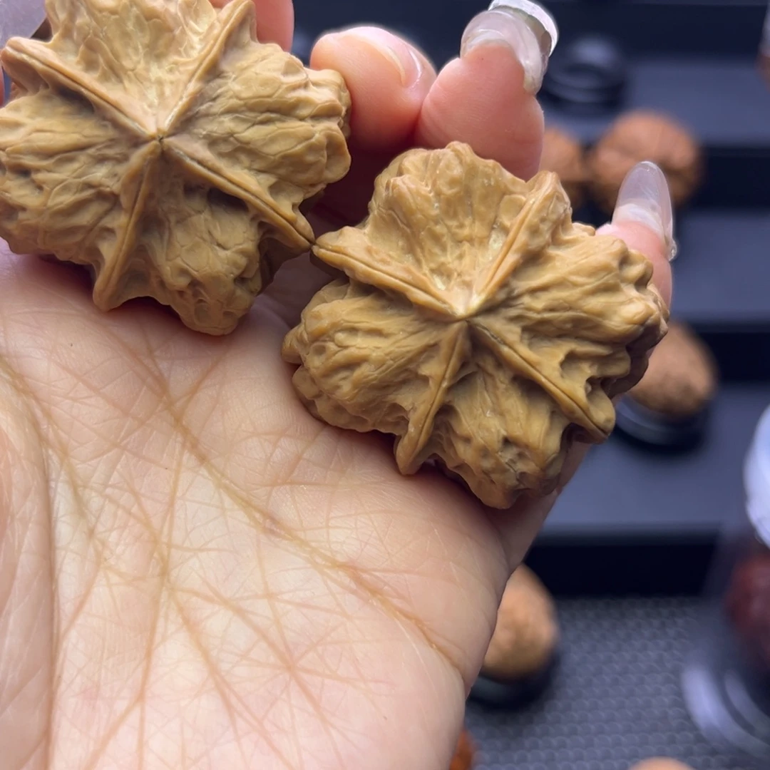 纹***人文玩核桃吊坠金尊龙脊四棱