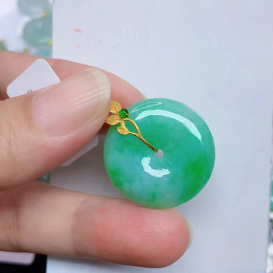 翡翠18K金镶嵌颈饰3678994