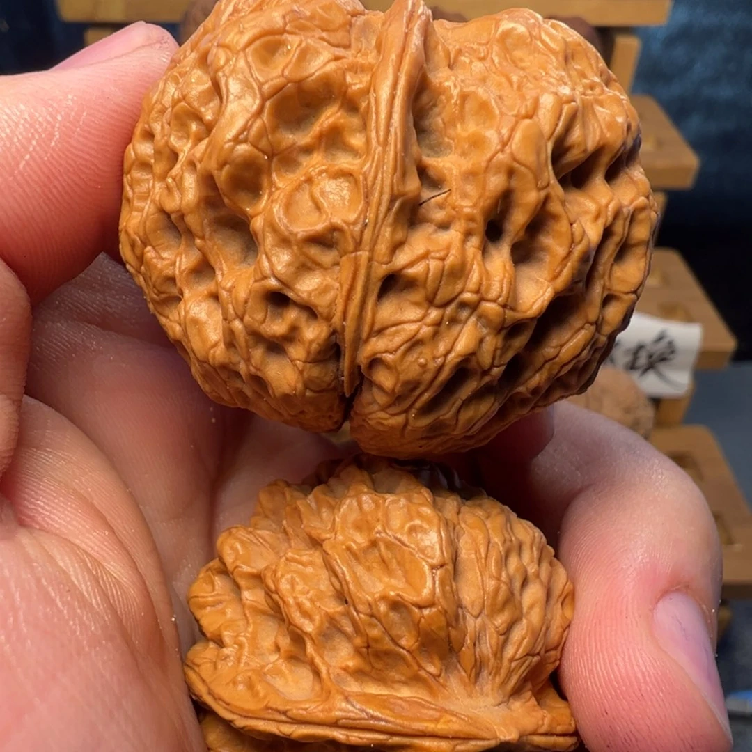 文玩核桃吊坠悬崖峭壁43mm