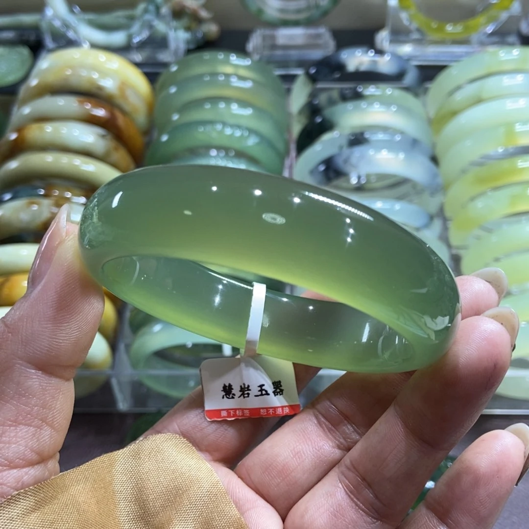 蛇纹石玉手镯未镶嵌61.5