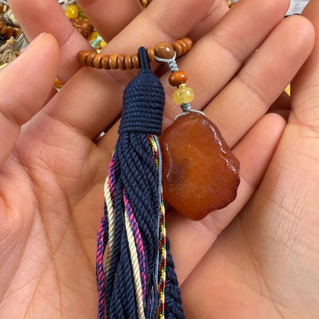 蜜蜡裸石未镶嵌蜜蜡