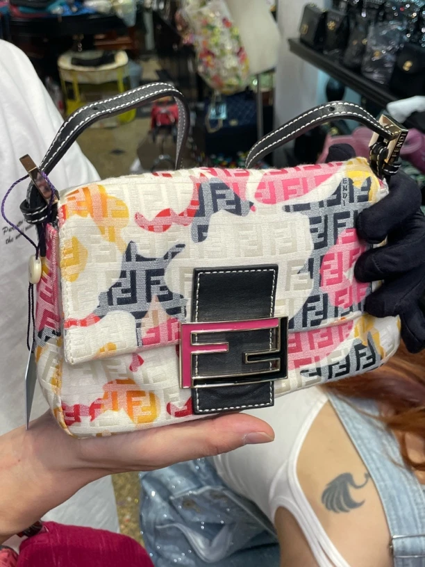 95新 FENDI/芬迪 夏七中古/太阳花小胖丁/单肩包