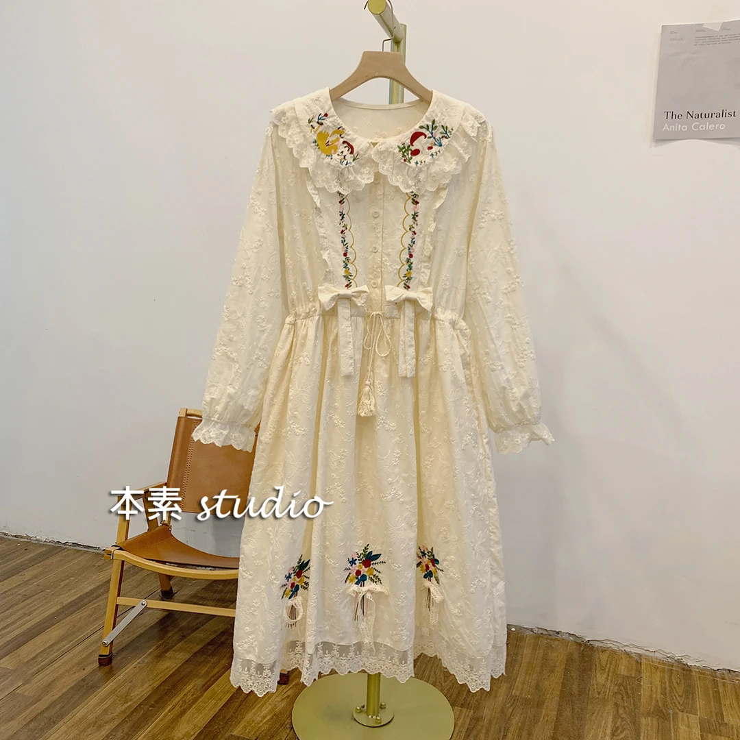 C3291刺绣蝴蝶结蕾丝边腰部抽绳半开扣娃娃领连衣裙