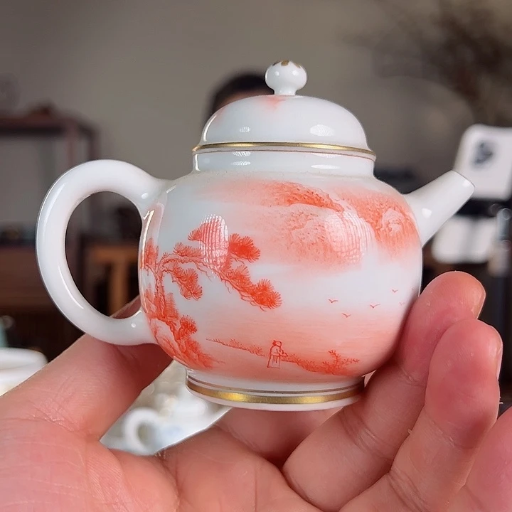 珊瑚红釉中彩大号壶