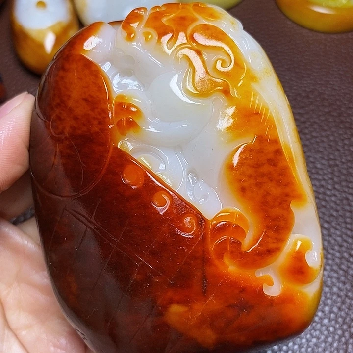 大***哥和田玉未镶嵌颈饰