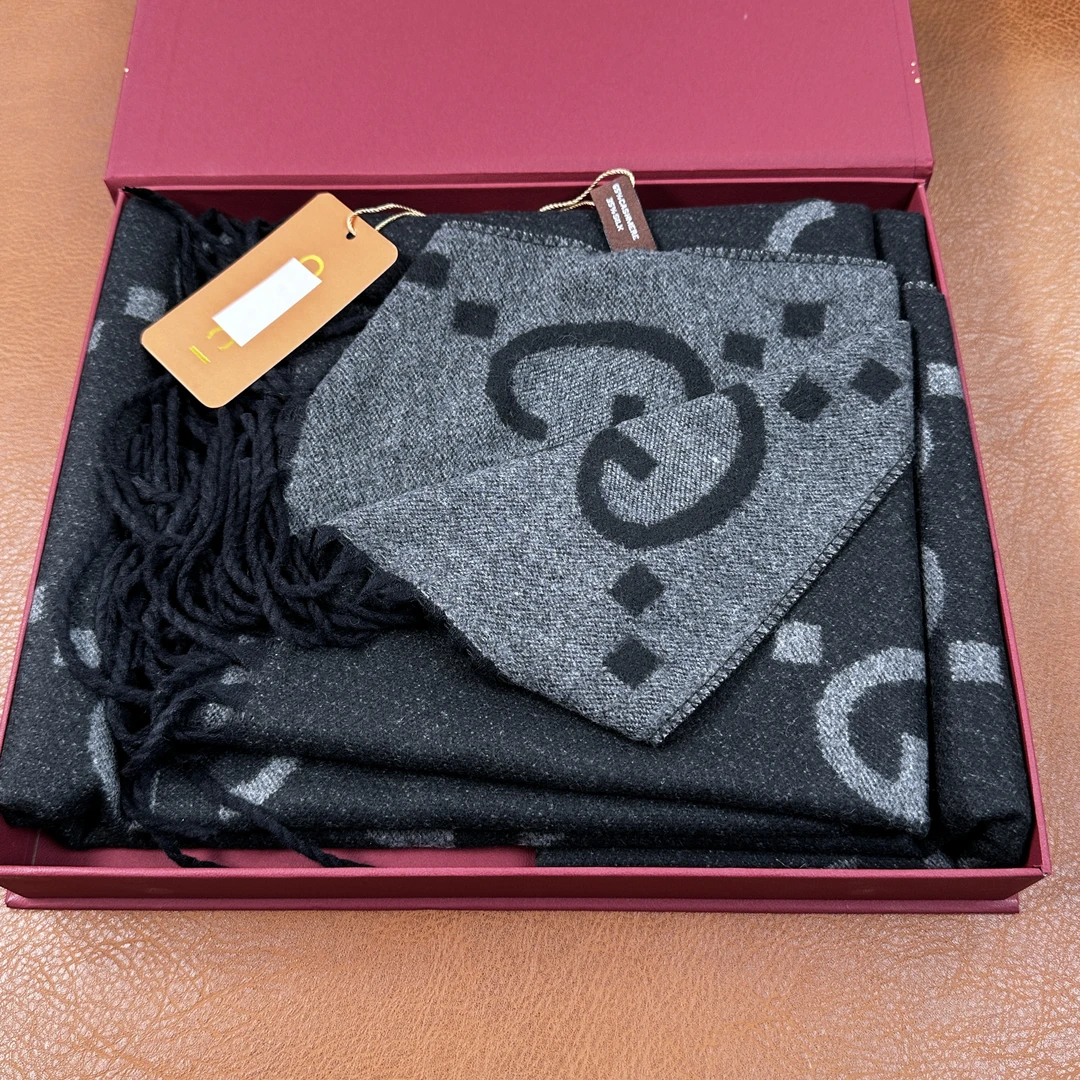 1106 新款65羊绒35真丝195*60披肩百搭厚外搭高奢时尚长款围巾