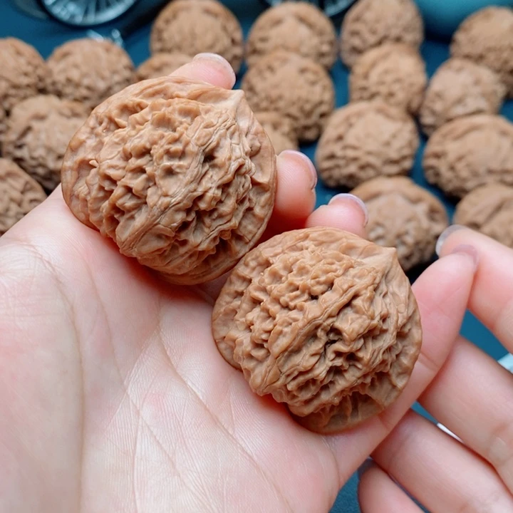 文玩核桃把件盘龙纹40全品