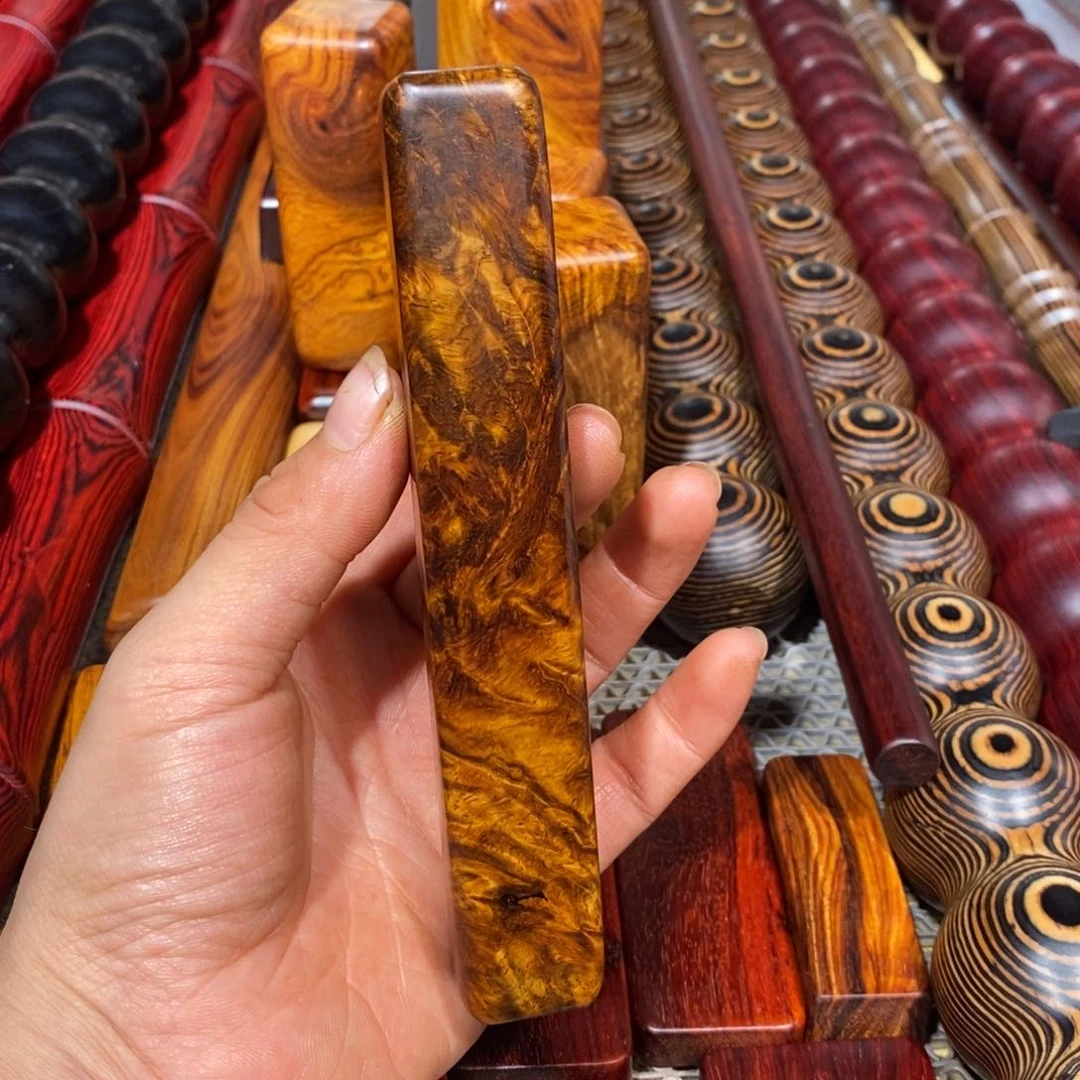 苟***名黄花梨/降香黄檀木料