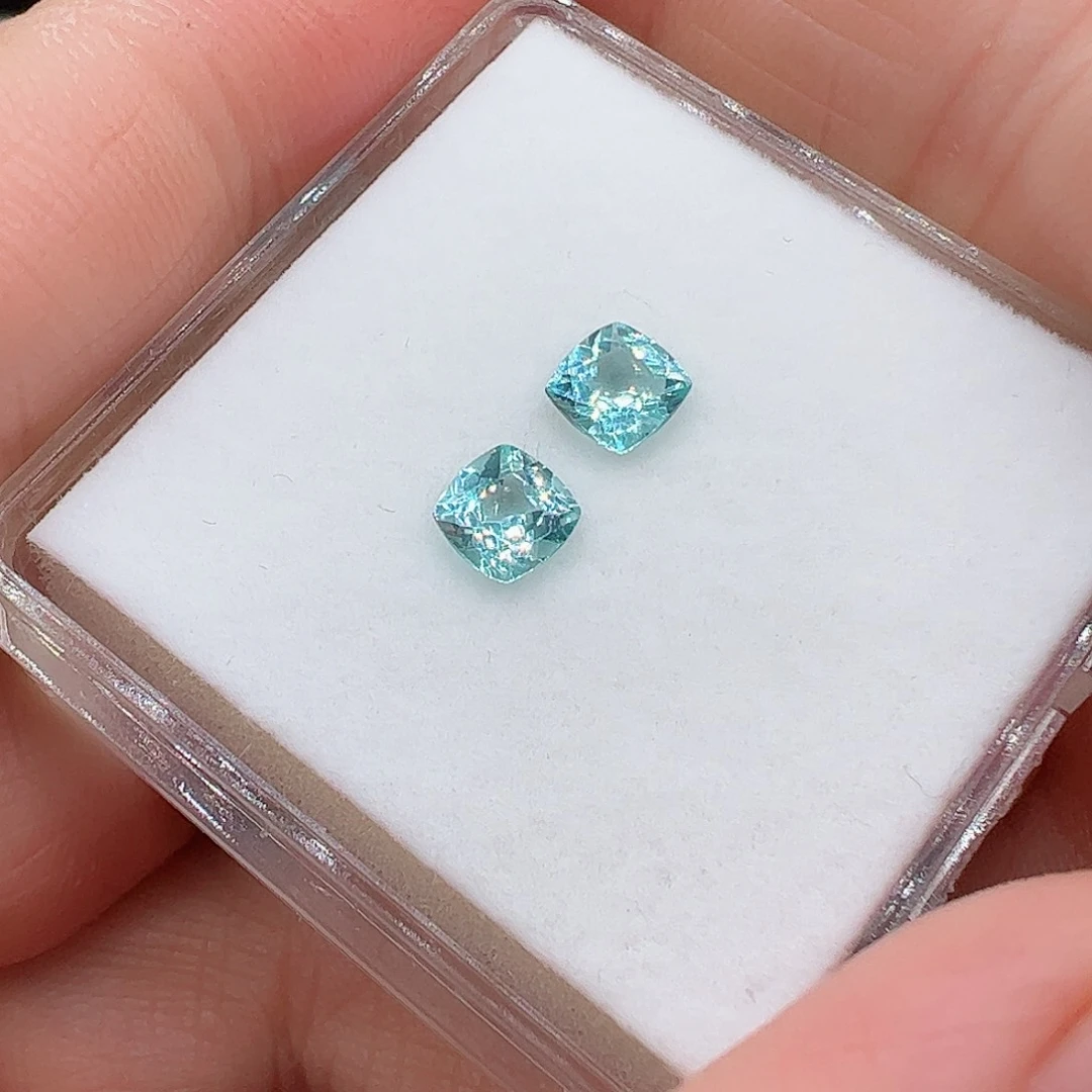 磷灰石方5裸石2颗未镶嵌