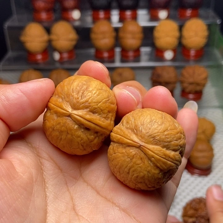 文玩核桃把件碧海龙珠29