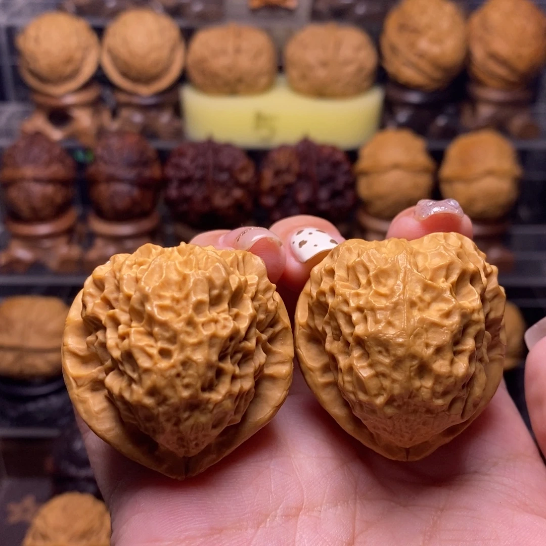 文玩核桃把件Z30珊瑚纹蛤蟆头37尺