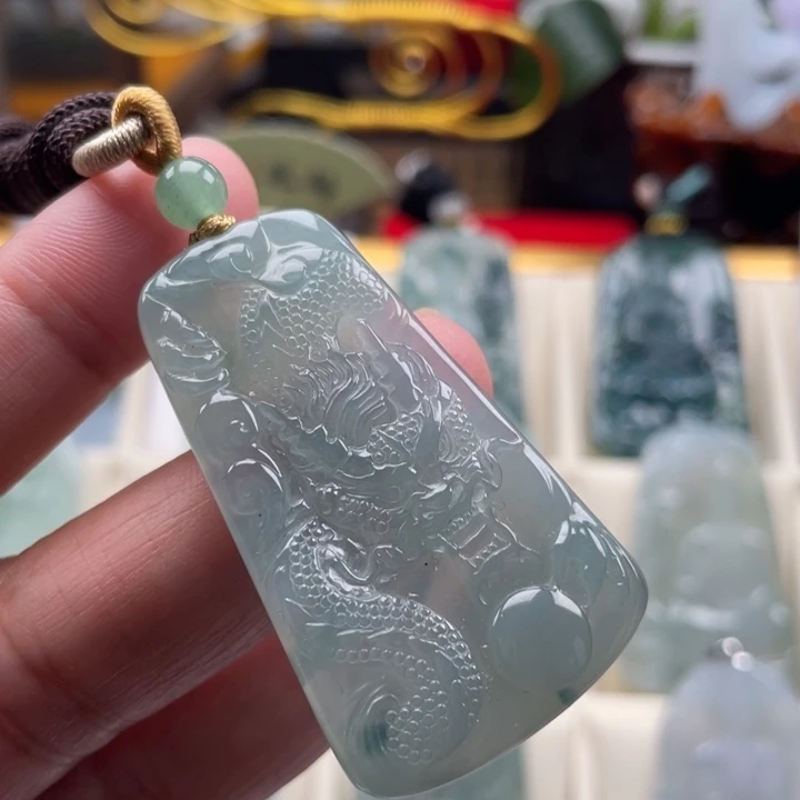 翡翠未镶嵌挂件玉